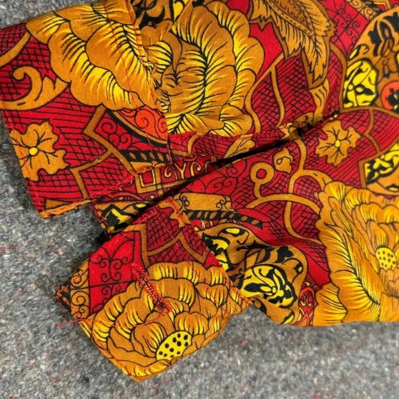 Laura & Jayne Petite Collection Size 12 high neck floral blouse.Reds and Golden - Picture 5 of 8